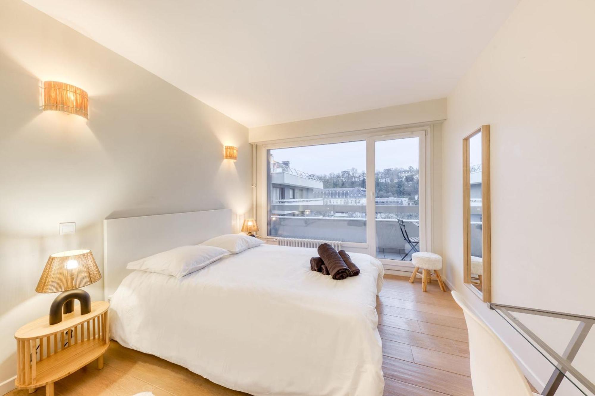 Grand Appartement Spacieux - Proche Paris Sèvres Kültér fotó